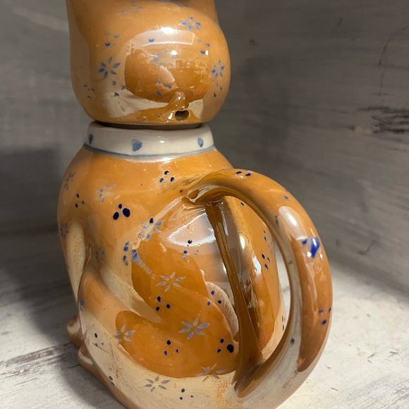 Vintage whimsical Cat-Shaped Teapot - Orange/Peach and Blue - Picture 8 of 11